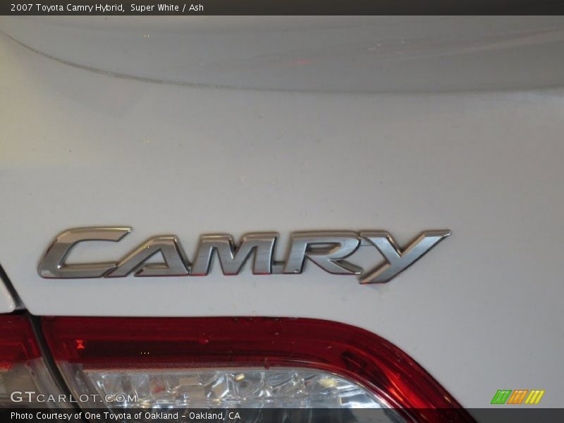 Super White / Ash 2007 Toyota Camry Hybrid