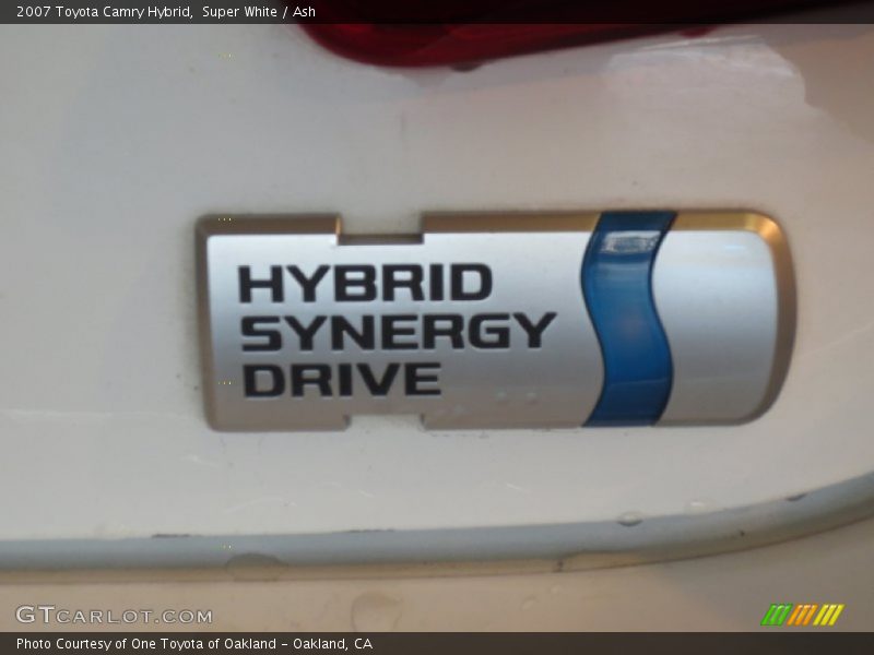 Super White / Ash 2007 Toyota Camry Hybrid