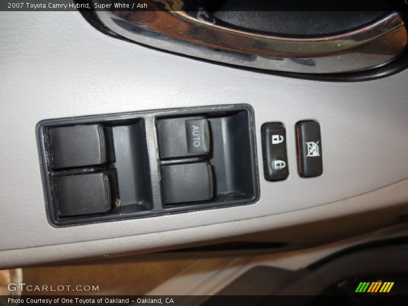 Super White / Ash 2007 Toyota Camry Hybrid
