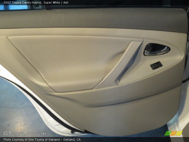 Super White / Ash 2007 Toyota Camry Hybrid