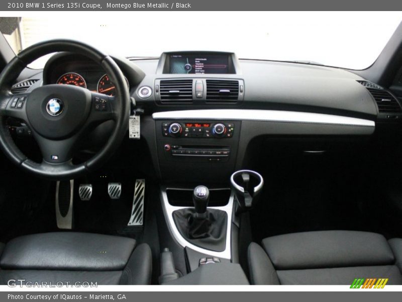 Dashboard of 2010 1 Series 135i Coupe