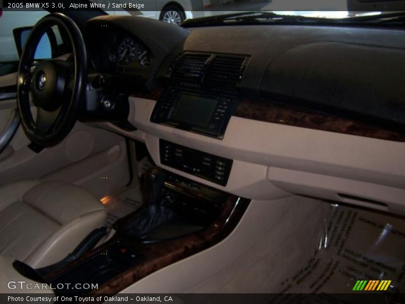 Alpine White / Sand Beige 2005 BMW X5 3.0i