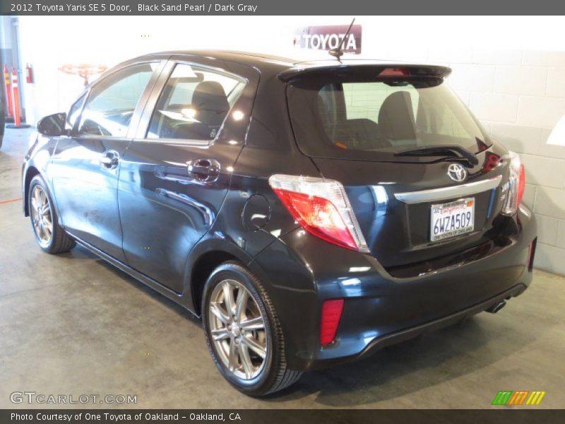 Black Sand Pearl / Dark Gray 2012 Toyota Yaris SE 5 Door