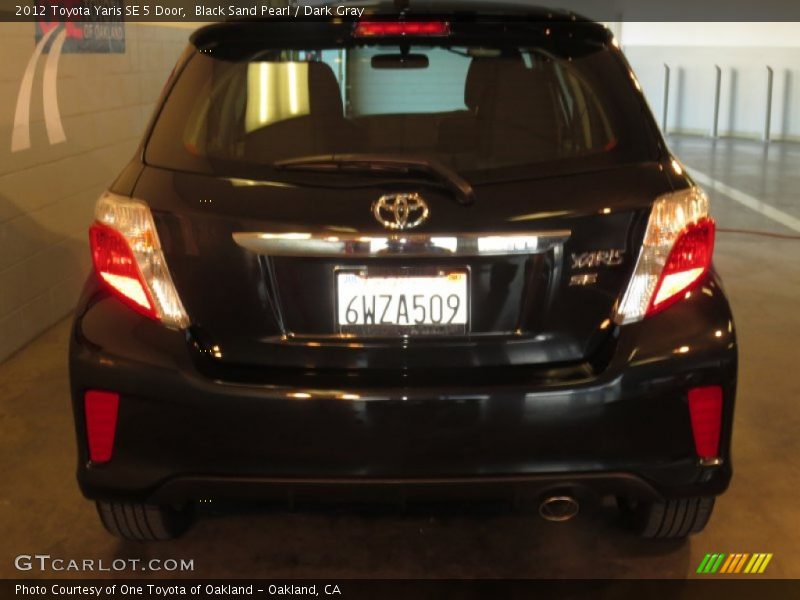 Black Sand Pearl / Dark Gray 2012 Toyota Yaris SE 5 Door