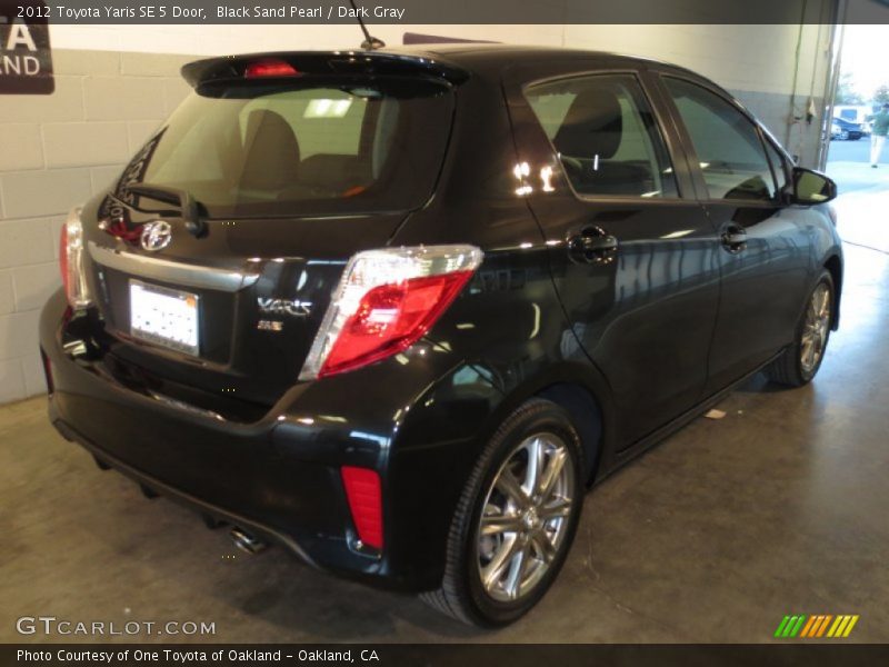 Black Sand Pearl / Dark Gray 2012 Toyota Yaris SE 5 Door