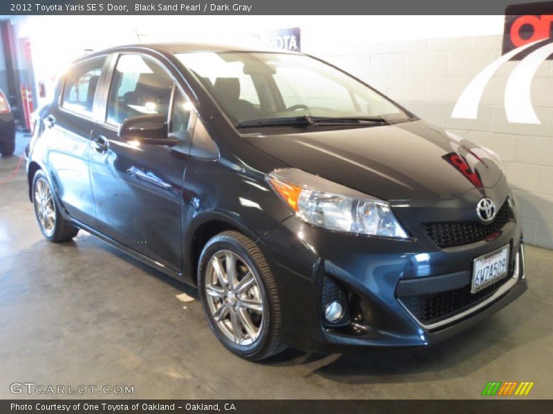 Black Sand Pearl / Dark Gray 2012 Toyota Yaris SE 5 Door