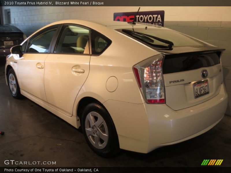 Blizzard White Pearl / Bisque 2010 Toyota Prius Hybrid IV