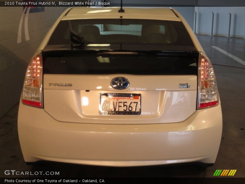 Blizzard White Pearl / Bisque 2010 Toyota Prius Hybrid IV