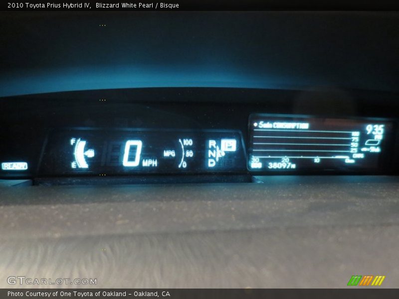 Blizzard White Pearl / Bisque 2010 Toyota Prius Hybrid IV