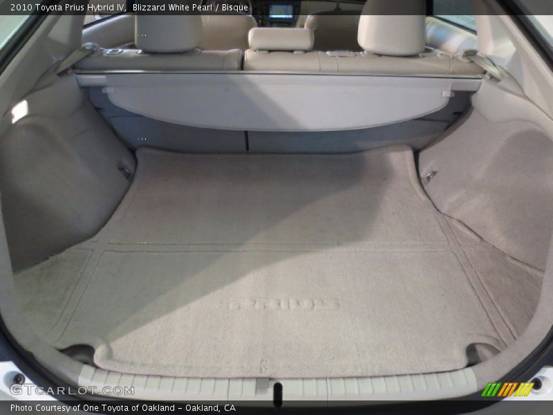 Blizzard White Pearl / Bisque 2010 Toyota Prius Hybrid IV