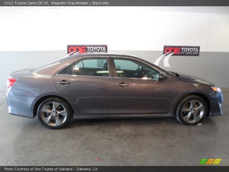 Magnetic Gray Metallic / Black/Ash 2012 Toyota Camry SE V6