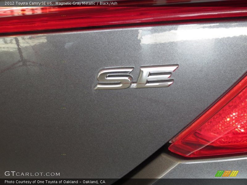 Magnetic Gray Metallic / Black/Ash 2012 Toyota Camry SE V6