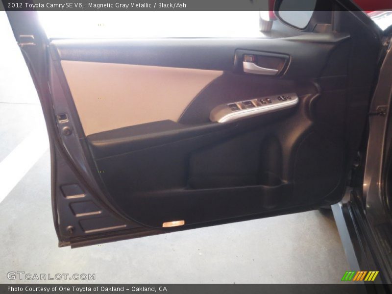 Magnetic Gray Metallic / Black/Ash 2012 Toyota Camry SE V6