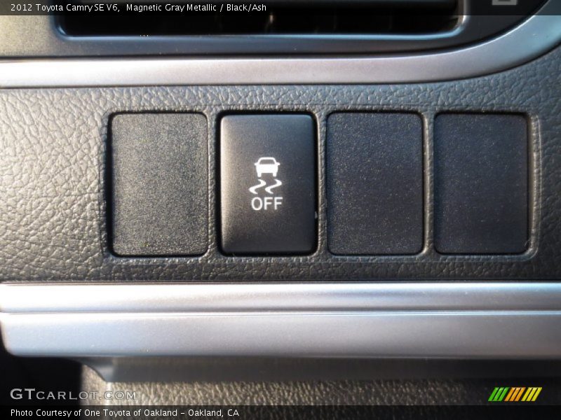 Magnetic Gray Metallic / Black/Ash 2012 Toyota Camry SE V6