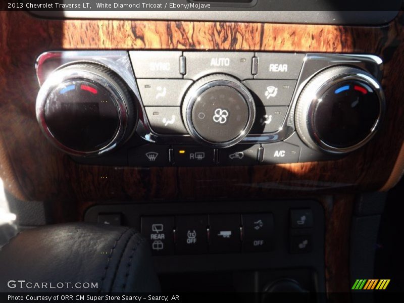 White Diamond Tricoat / Ebony/Mojave 2013 Chevrolet Traverse LT