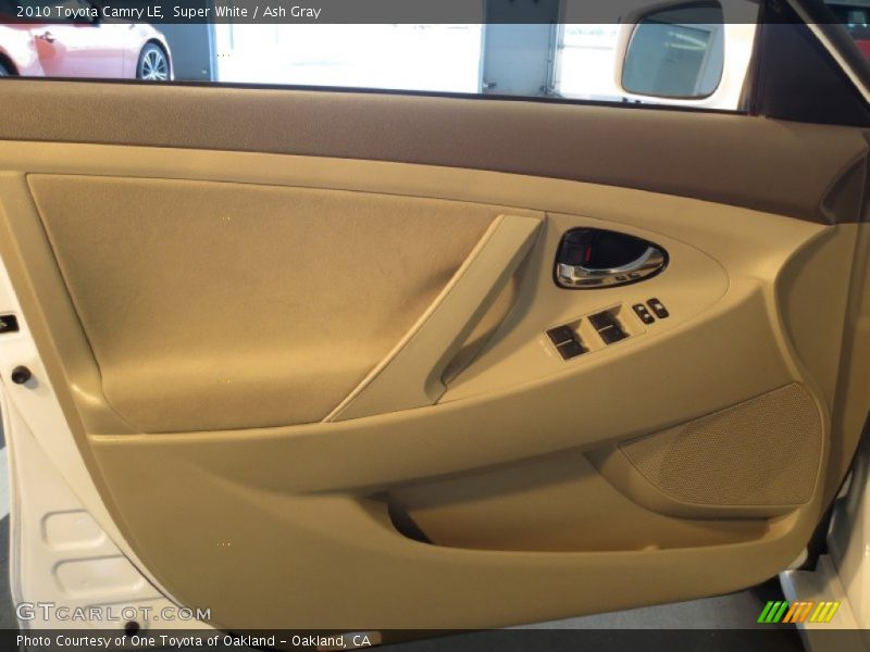 Super White / Ash Gray 2010 Toyota Camry LE