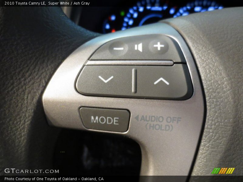 Super White / Ash Gray 2010 Toyota Camry LE