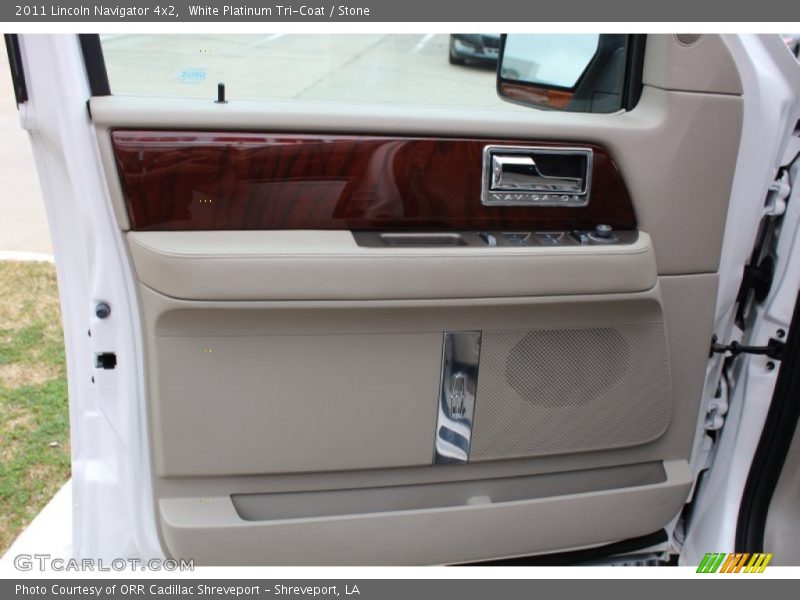 White Platinum Tri-Coat / Stone 2011 Lincoln Navigator 4x2