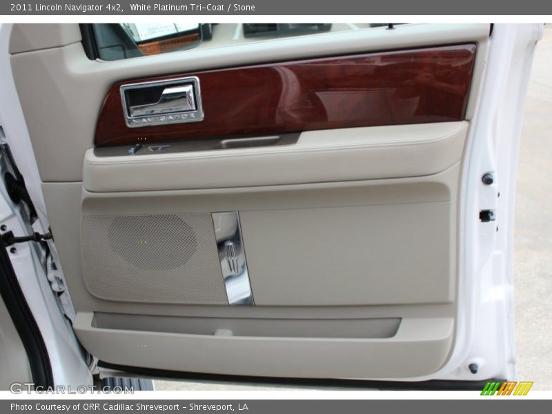 White Platinum Tri-Coat / Stone 2011 Lincoln Navigator 4x2