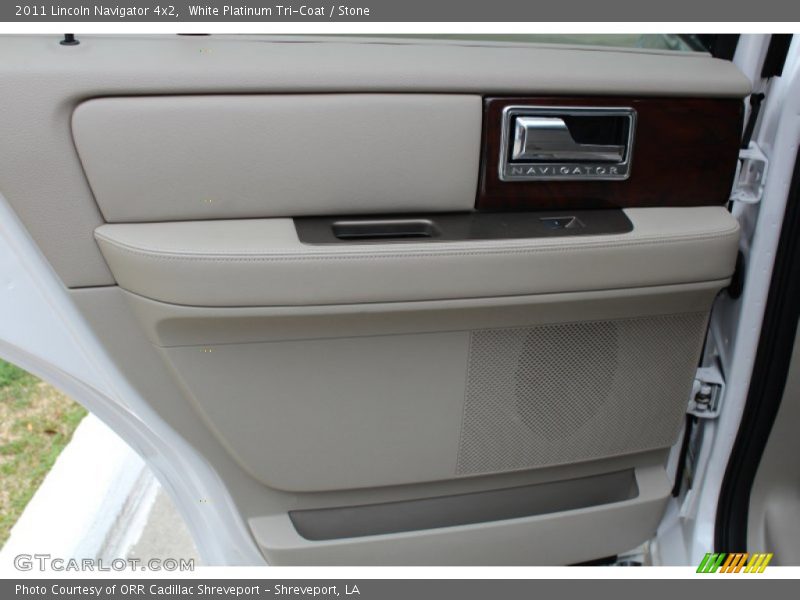 White Platinum Tri-Coat / Stone 2011 Lincoln Navigator 4x2