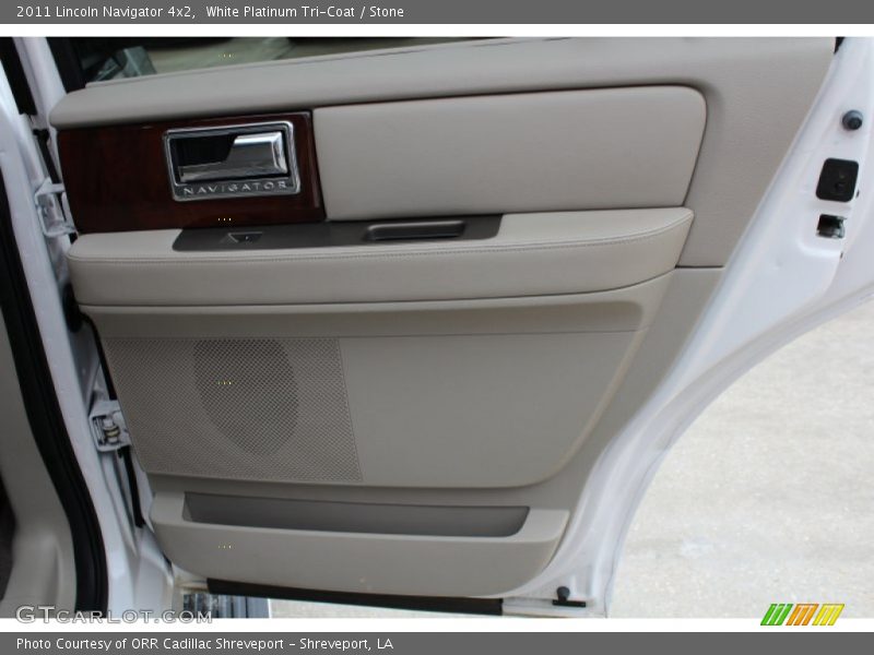 White Platinum Tri-Coat / Stone 2011 Lincoln Navigator 4x2