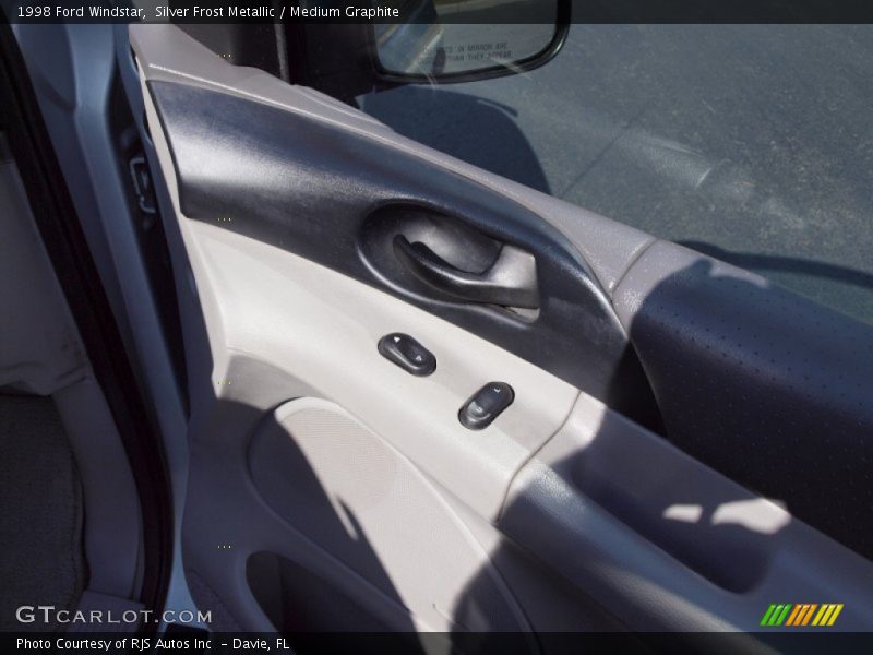 Silver Frost Metallic / Medium Graphite 1998 Ford Windstar