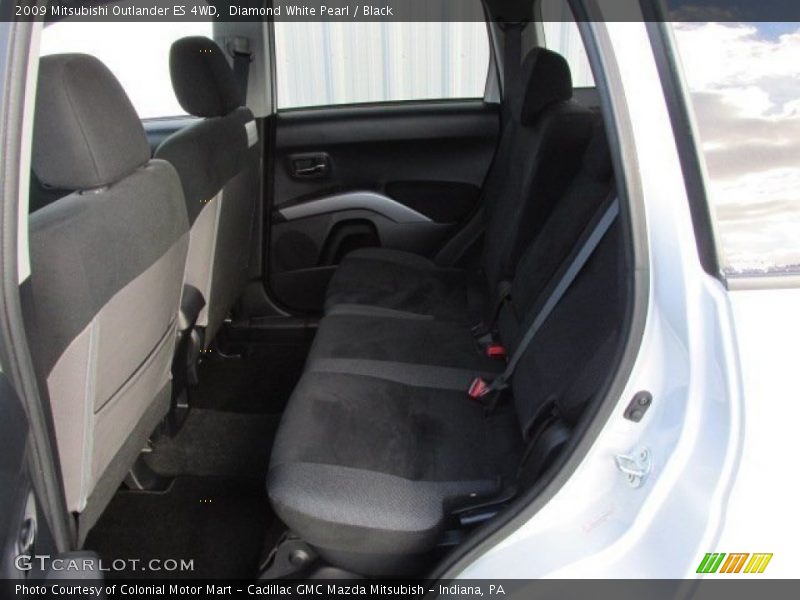 Diamond White Pearl / Black 2009 Mitsubishi Outlander ES 4WD