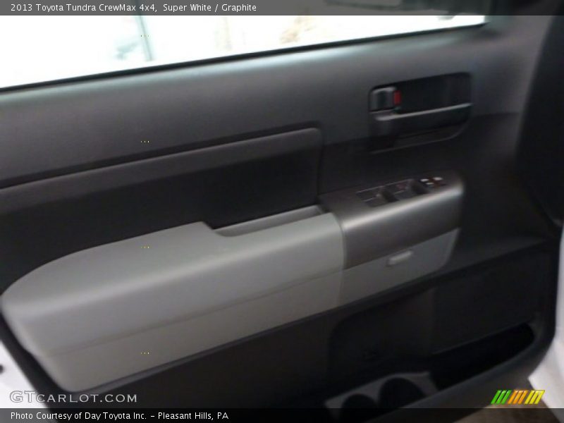 Super White / Graphite 2013 Toyota Tundra CrewMax 4x4