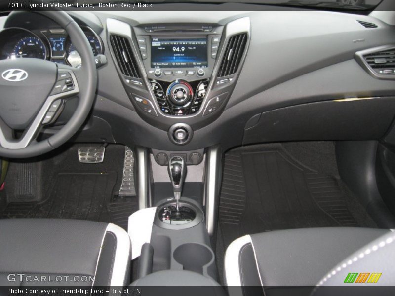 Dashboard of 2013 Veloster Turbo
