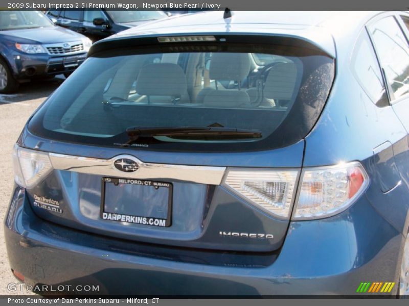 Newport Blue Pearl / Ivory 2009 Subaru Impreza 2.5i Premium Wagon