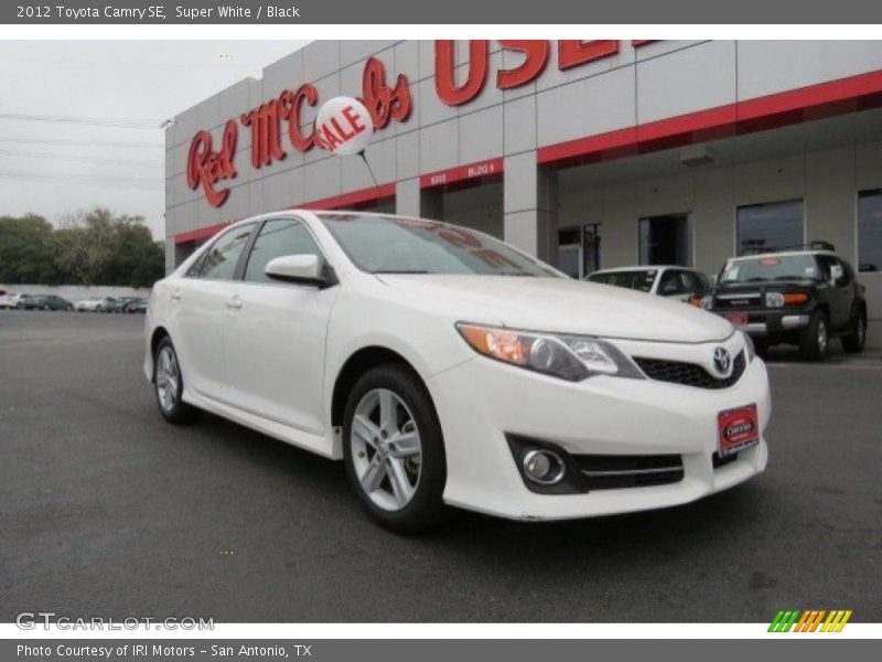 Super White / Black 2012 Toyota Camry SE