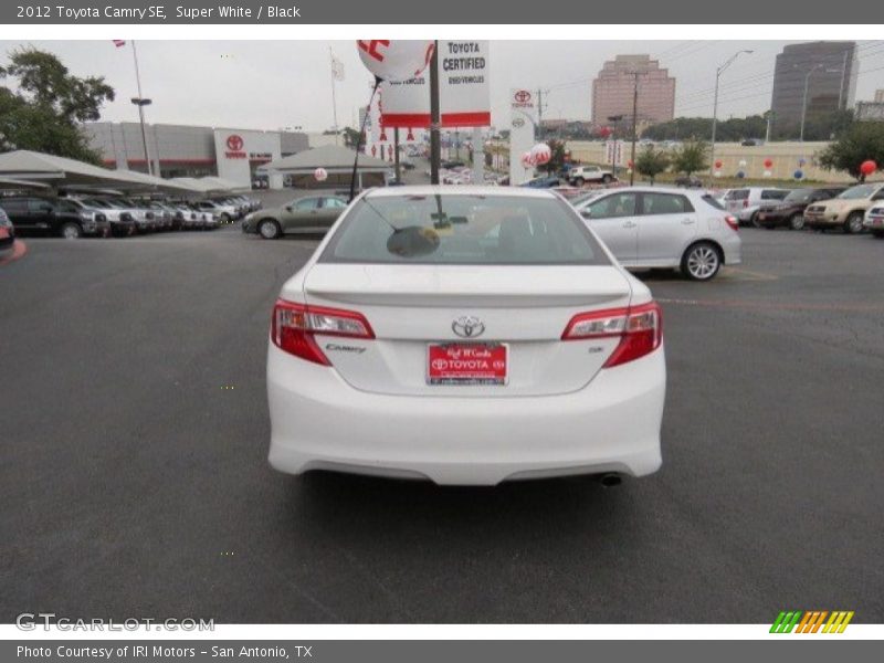 Super White / Black 2012 Toyota Camry SE