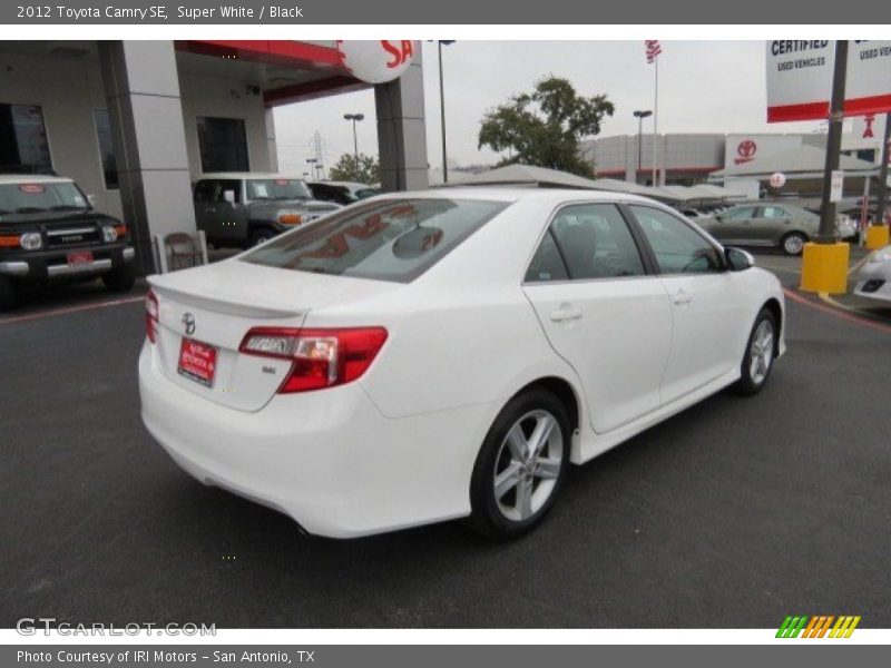 Super White / Black 2012 Toyota Camry SE