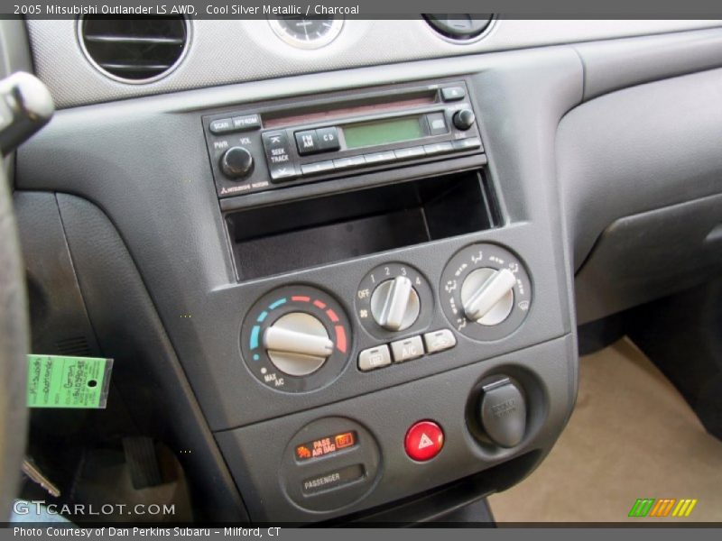 Cool Silver Metallic / Charcoal 2005 Mitsubishi Outlander LS AWD