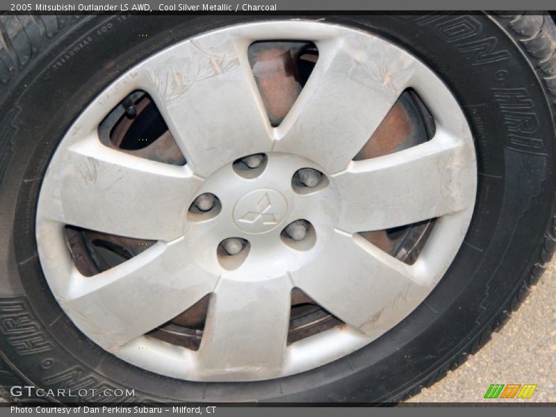 Cool Silver Metallic / Charcoal 2005 Mitsubishi Outlander LS AWD