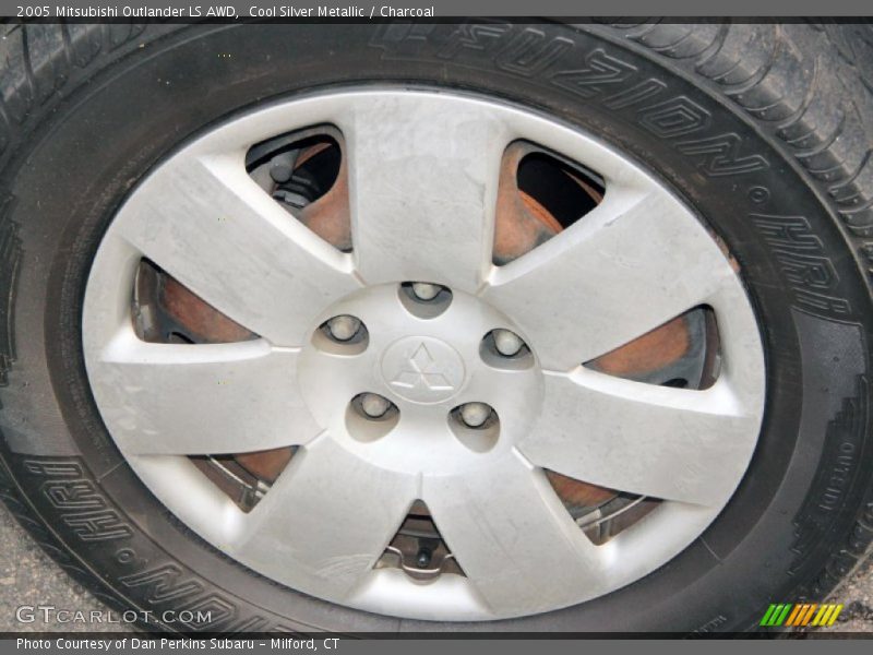 Cool Silver Metallic / Charcoal 2005 Mitsubishi Outlander LS AWD