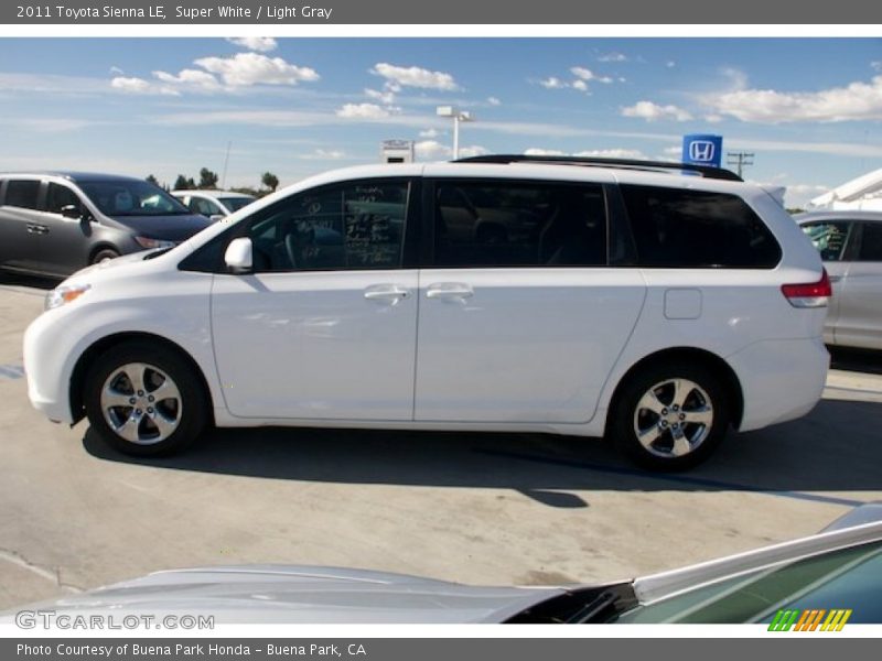 Super White / Light Gray 2011 Toyota Sienna LE