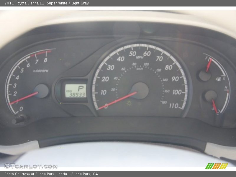 Super White / Light Gray 2011 Toyota Sienna LE