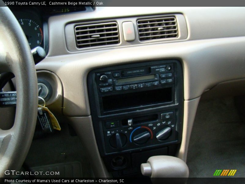 Cashmere Beige Metallic / Oak 1998 Toyota Camry LE