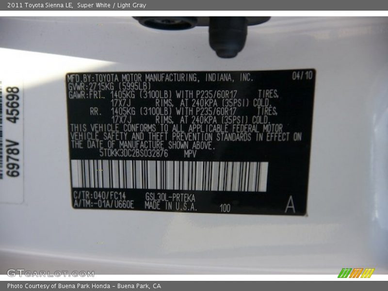 Super White / Light Gray 2011 Toyota Sienna LE