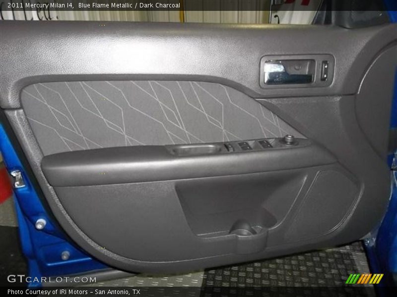 Door Panel of 2011 Milan I4