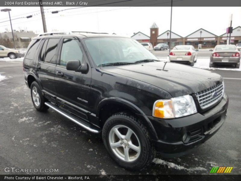 Front 3/4 View of 2004 Explorer Limited AWD