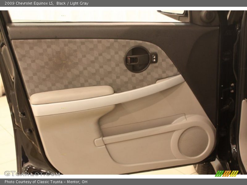 Door Panel of 2009 Equinox LS