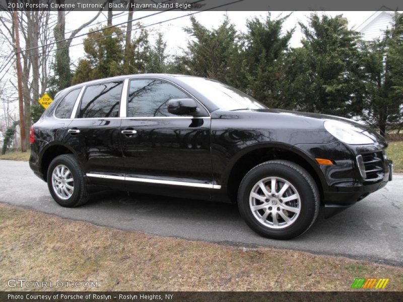 Front 3/4 View of 2010 Cayenne Tiptronic