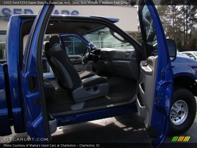 Sonic Blue Metallic / Medium Flint Grey 2003 Ford F250 Super Duty XL SuperCab 4x4