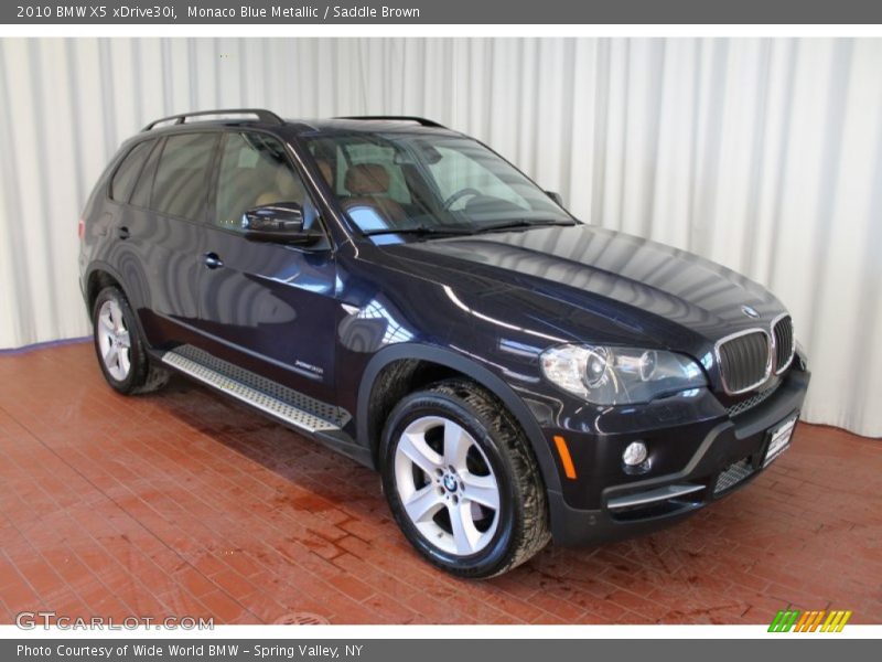 Front 3/4 View of 2010 X5 xDrive30i