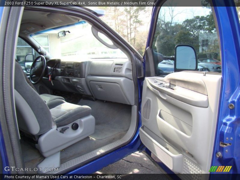 Sonic Blue Metallic / Medium Flint Grey 2003 Ford F250 Super Duty XL SuperCab 4x4