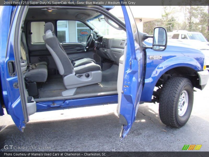 Sonic Blue Metallic / Medium Flint Grey 2003 Ford F250 Super Duty XL SuperCab 4x4