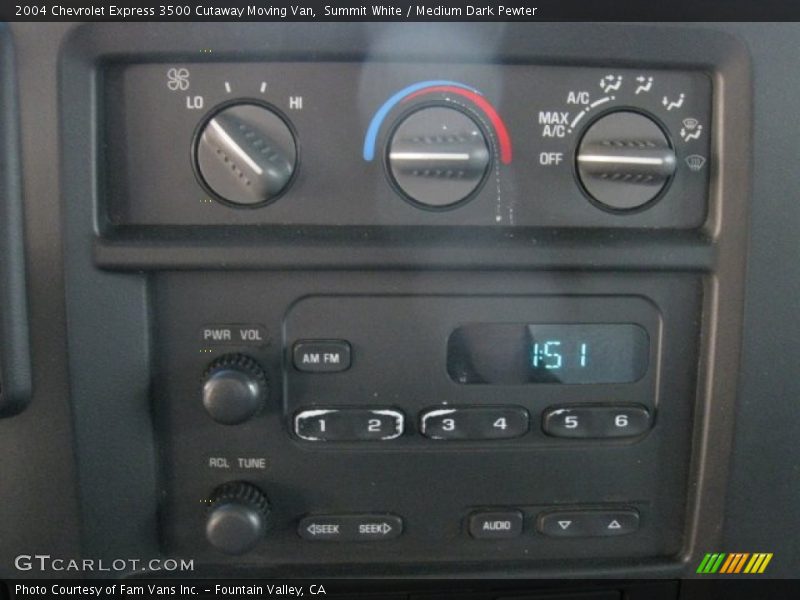 Summit White / Medium Dark Pewter 2004 Chevrolet Express 3500 Cutaway Moving Van