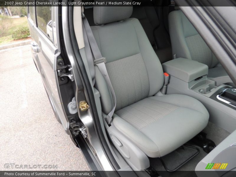 Front Seat of 2007 Grand Cherokee Laredo